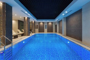 Indoor pool - Courtyard by Marriott Tashkent (Tashkent)
