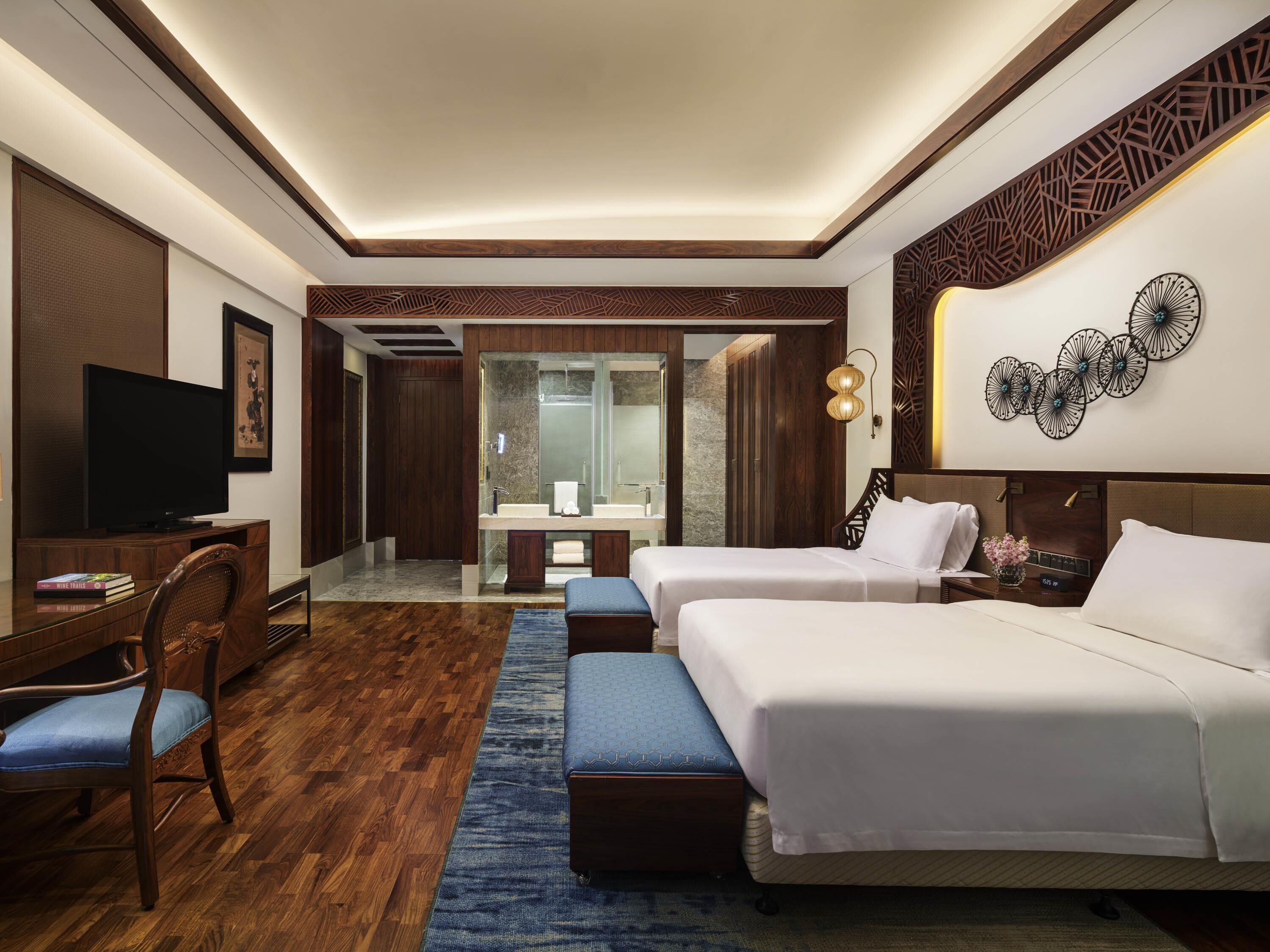 Ropa de cama de alta calidad, minibar y escritorio 