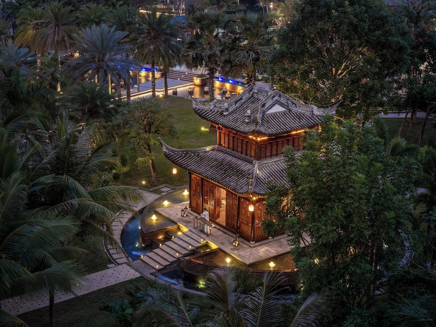 Premium bedding, minibar, desk, laptop workspace