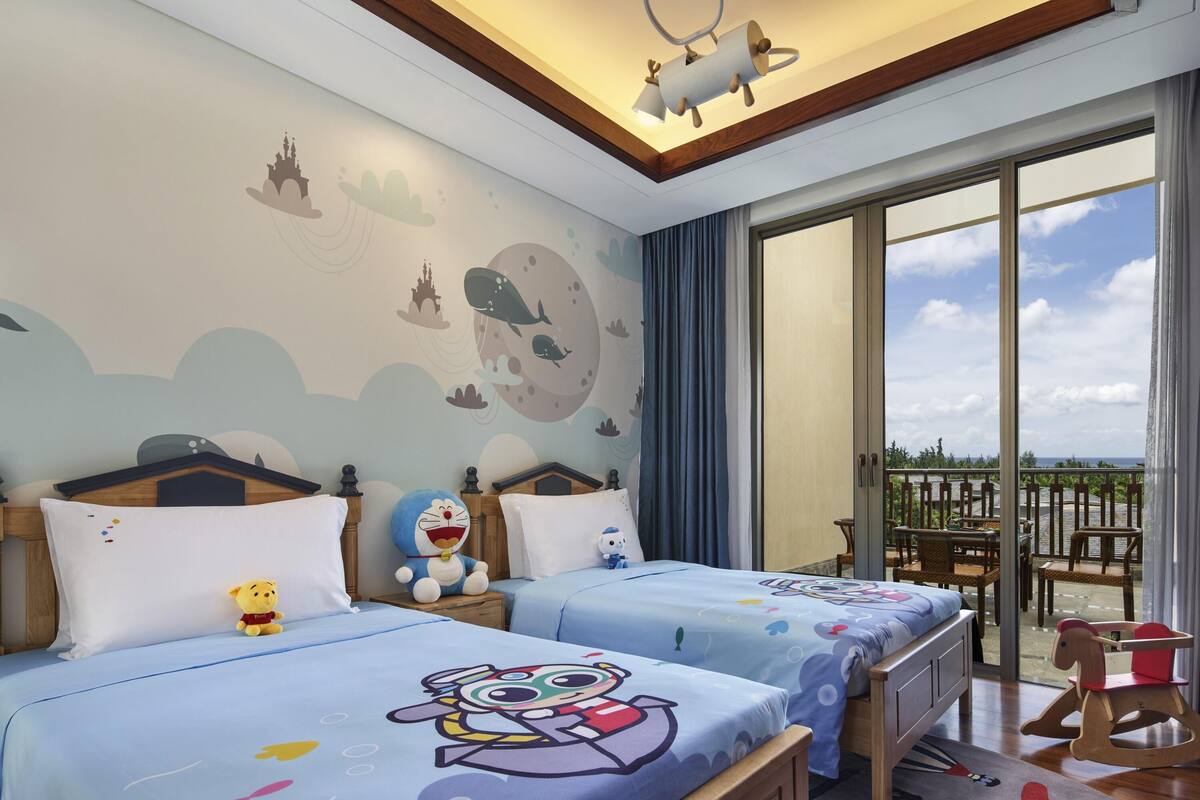 Family Suite, Multiple Beds | Premium bedding, minibar, desk, laptop workspace