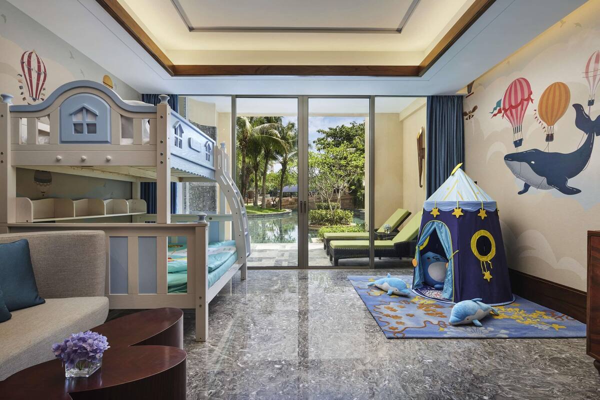 Fairmont, Family Suite, Multiple Beds, Pool Access, Ocean View | Premium bedding, minibar, desk, laptop workspace