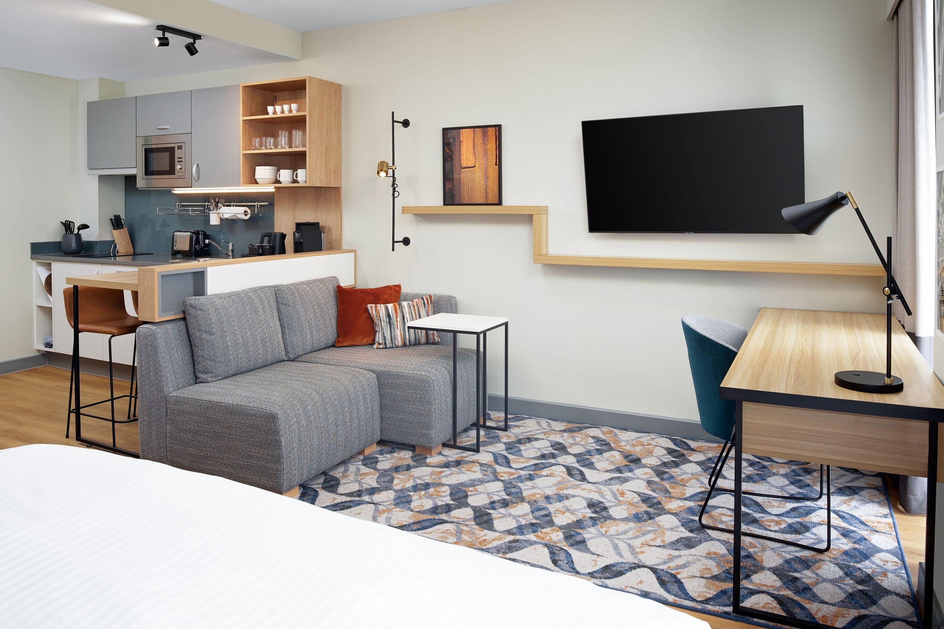 suite, 1 bedroom | premium bedding, pillow-top beds, in-room safe, desk