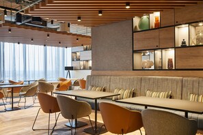 Breakfast and dinner served - Residence Inn Slough (Slough)