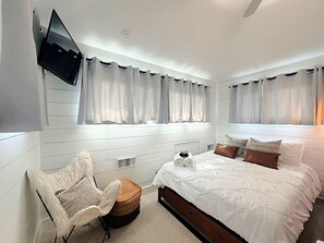 3 bedrooms, desk, iron/ironing board, WiFi