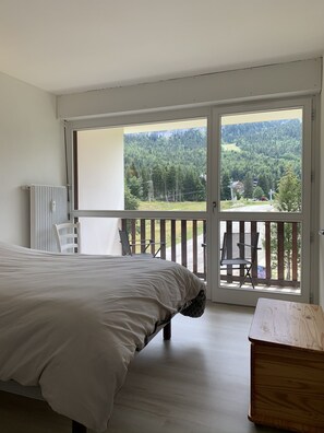 2 chambres, lit de bébé portatif, accès au Wi-Fi (inclus)