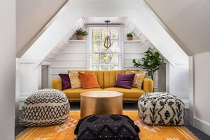 TV, fireplace, offices