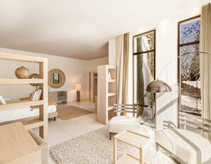 7 bedrooms, in-room safe, desk, iron/ironing board