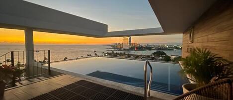 حمّام سباحة خارجي