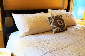 2 bedrooms, desk, iron/ironing board, free WiFi - Luxury Short Term European Inspired Rental Flat 1 (Minneapolis)