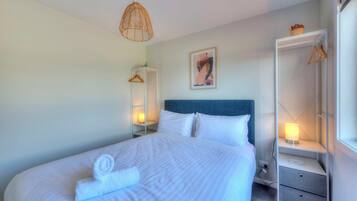 2 bedrooms, iron/ironing board, free WiFi, bed sheets