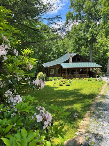 MDW available | Walk to Price Lake | Hot Tub