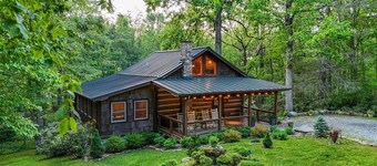 10 min to Blowing Rock | Hot Tub | Dogs OK + MORE