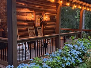 Terrace/patio - Blowing Rock Cabin | Walk to Price Lake | Hot Tub (Blowing Rock)