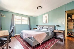 5 soverom, strykejern/-brett, wi-fi og sengetøy