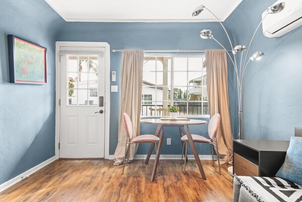 تلفزيون، مكتب