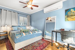 1 bedroom, desk, iron/ironing board, WiFi