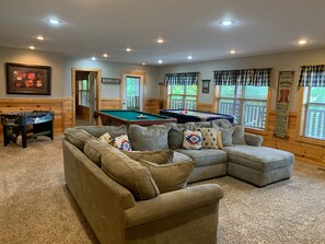 Living area - Quiet Mountain Views - Welcome to Wild Turkey (Sevierville)
