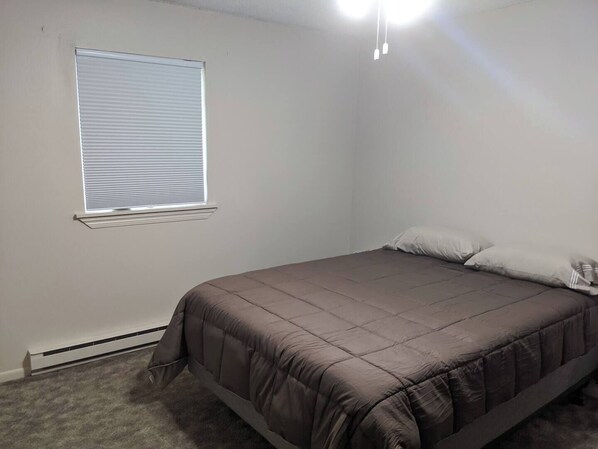 2 bedrooms, desk, iron/ironing board, free WiFi