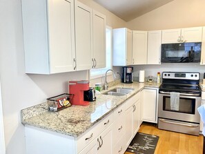 Fridge, microwave, oven, stovetop - Cozy/ Entire 2 Beds & 1 Bath Apartment. Private Entry.15 min from Airport (North Charleston)