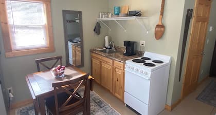 Great Quiet Location! Close to all the Attractions.