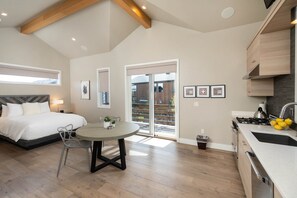 5 Schlafzimmer, Zimmersafe, Bügeleisen/Bügelbrett, WLAN