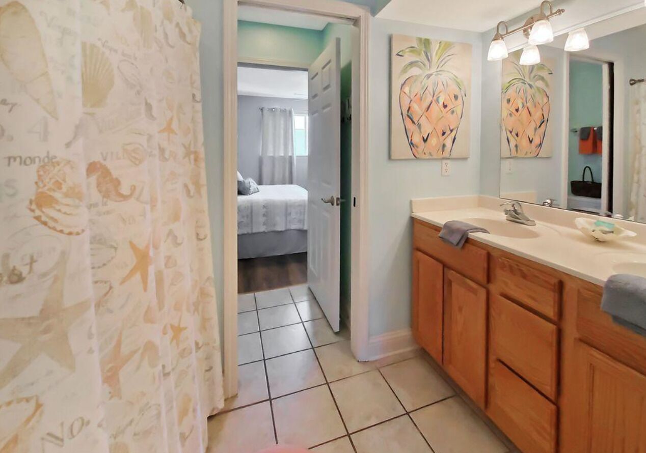 The Perfect Condo- Walk to Beaches & Casinos!