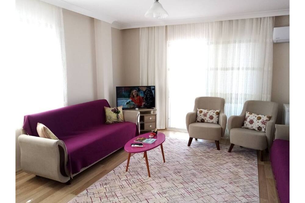 Family Home for 4 people, 1 Bedroom, Kitchen, Mountain View