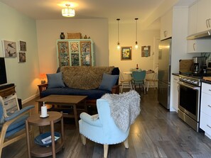 TV, fireplace, books, music library - Windslow Guest Suite at Kye Bay Beach in Comox (Comox)