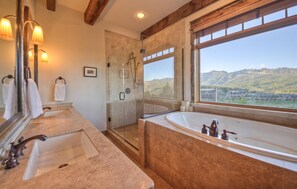 Ferienhaus (Latigo Lodge) | Badezimmer