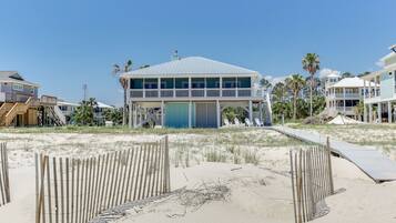 House (Beachfront Bungalow) | Exterior