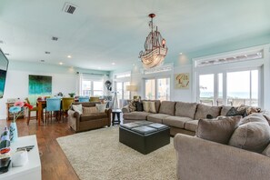 Living room - Ooh La La (Port St. Joe)