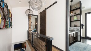 Ferienhaus | Wohnzimmer | Flachbildfernseher, Kamin, Tischfußball, Tischtennisplatte