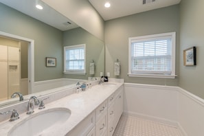 Bathroom - Serendipity (Tybee Island)