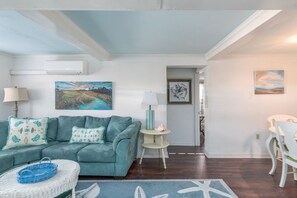 Talo | Olohuone | Taulutelevisio, DVD-soitin