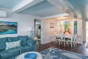 Beach Boys Bungalow | Living room | Flat-screen TV, DVD player