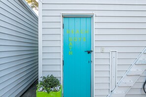 Beach Boys Bungalow | Exterior