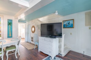 Beach Boys Bungalow | Living room | Flat-screen TV, DVD player - Beach Boys Bungalow (Tybee Island)