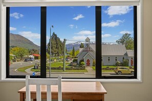 172 Upton St-6890 - Central Wānaka Retreat | Close to the lake! (Wānaka)