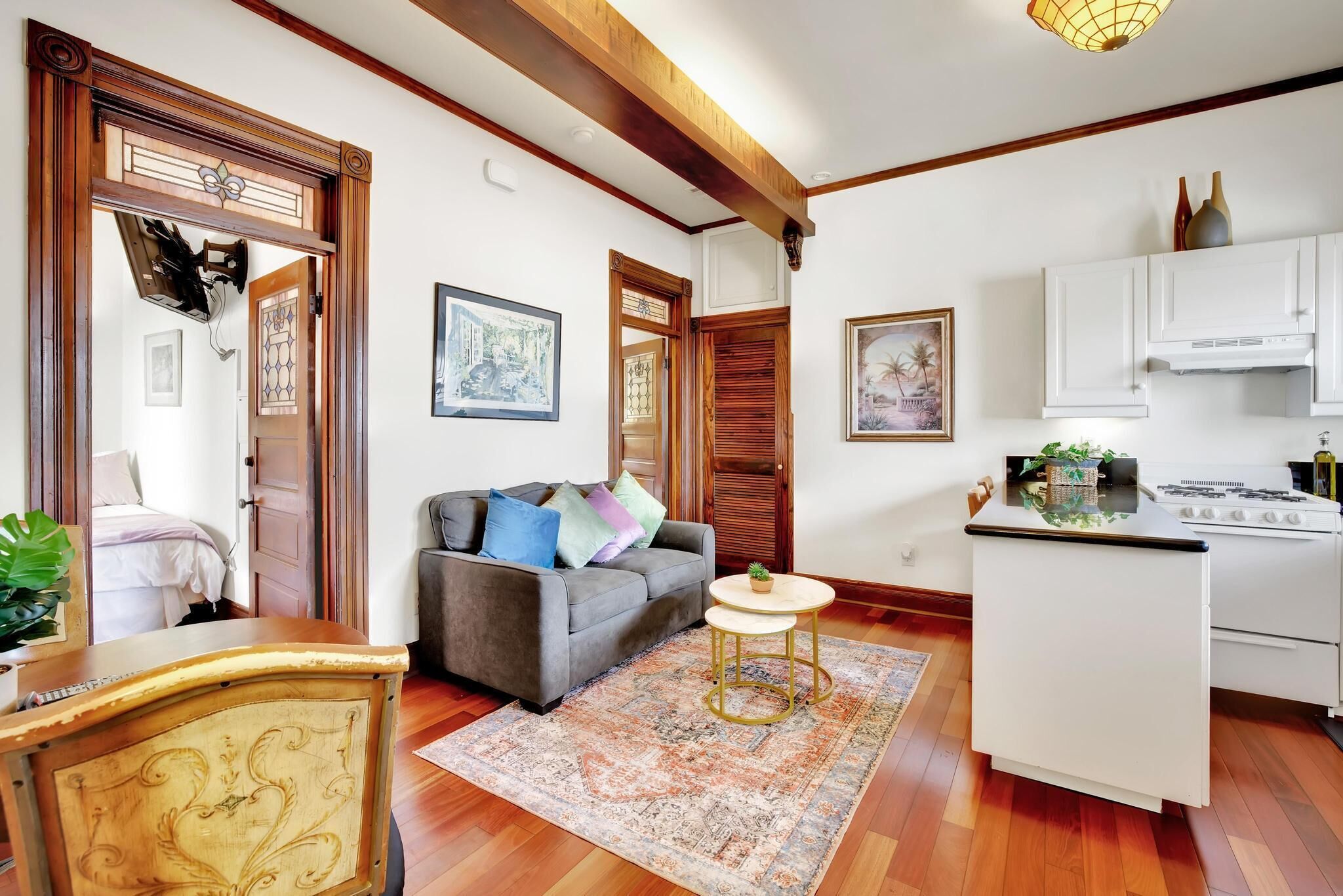 Downtown Victorian Charmer! 