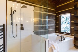 Bathroom - 3354 Peak Drive (Whistler)