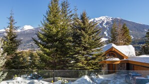 Hus, flere senger (3354 Peak Drive) | Overnattingsstedets uteområder