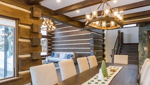 Hus, flere senger (3354 Peak Drive) | Spiseområde