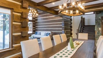 Maison, plusieurs lits (3354 Peak Drive) | Restauration