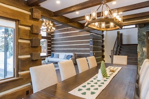 House, Multiple Beds (3354 Peak Drive) | Dining