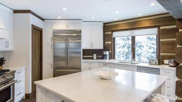 Maison, plusieurs lits (3354 Peak Drive) | Cuisine privée | Four, grille-pain