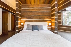 5 bedrooms, iron/ironing board - 3354 Peak Drive (Whistler)