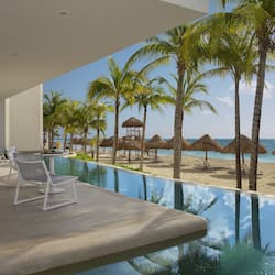 Preferred Club Master Suite Swim Out Ocean Front King | Vista do quarto