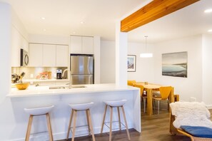 Διαμέρισμα (Condo), Περισσότερα από 1 Κρεβάτια (Ski in Out, Great Location, Free Shut) | Ιδιωτική κουζίνα | Μαγειρικές εστίες
