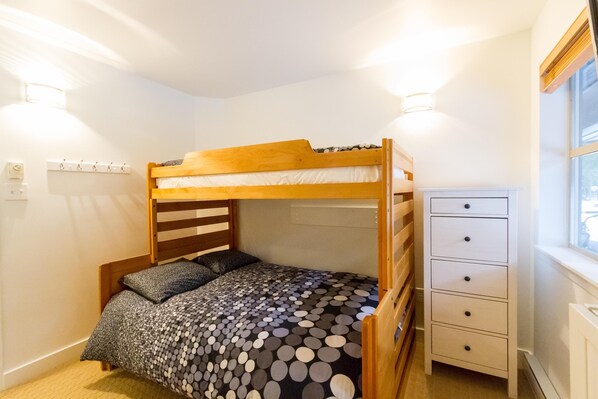 Διαμέρισμα (Condo), Περισσότερα από 1 Κρεβάτια (Ski in Out, Great Location, Free Shut) | 2 υπνοδωμάτια, σίδερο/σιδερώστρα