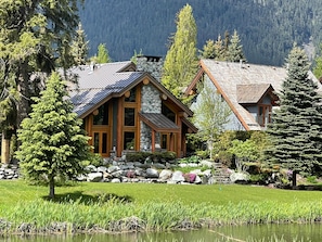 ํ์ฐ์ค, ์นจ๋(์ฌ๋ฌ ๊ฐ) (8140 Nicklaus North) | ์ธ๊ด